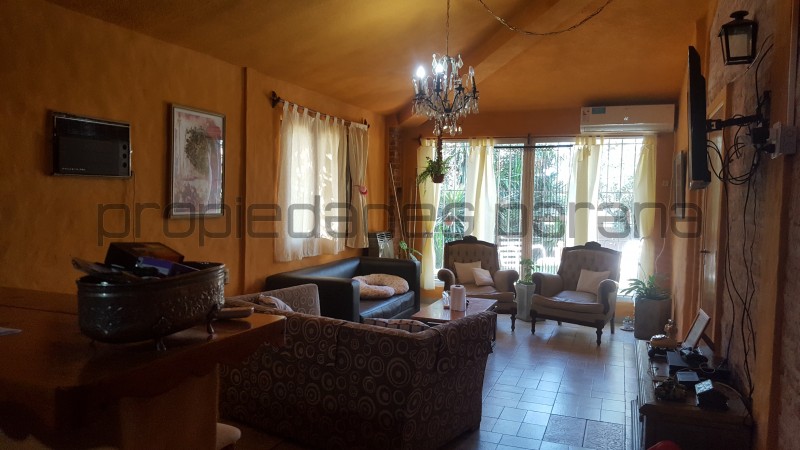 VENDO IMPORTANTE PROPIEDAD CON PARQUE Y PILETA EN BAJADA GRANDE