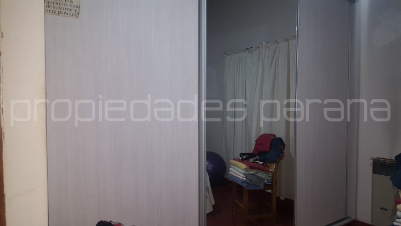 VENDO HERMOSA CASA DE 3 DORMITORIOS, COCHERA PASANTE Y GRAN QUINCHO - zona Colegio Don Bosco