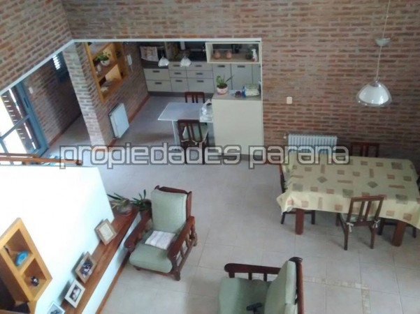 VENDO IMPORTANTE CASA CON QUINCHO Y PILETA, en zona La Toma