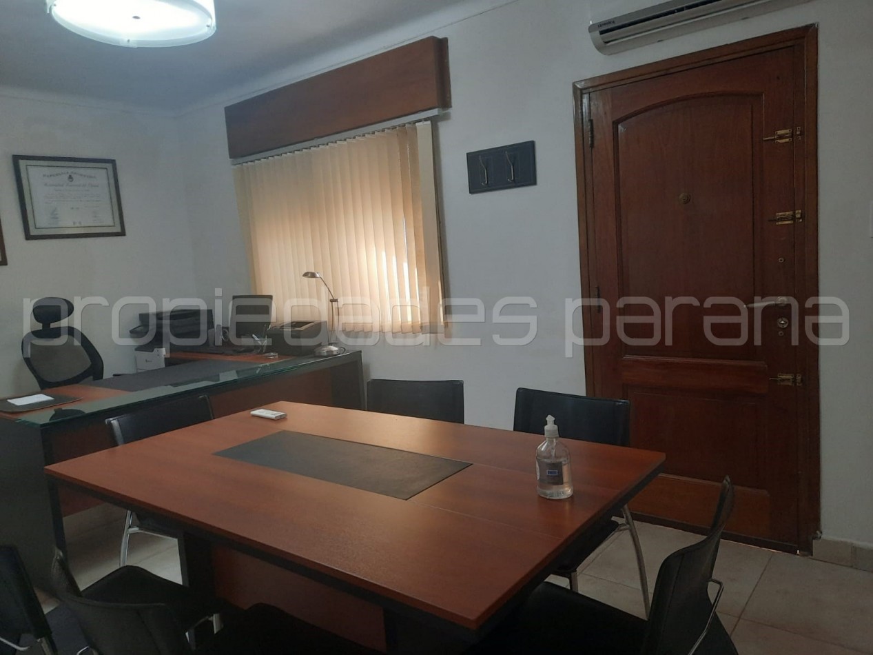 OPORTUNIDAD: NUEVO PRECIO: VENDO AMPLIO DEPARTAMENTO 3 DORMITORIOS Y BALCON, zona Tribunales