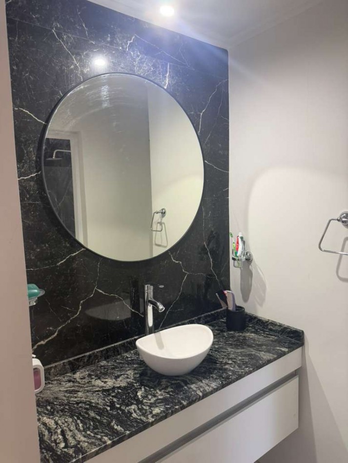 VENDO CASA MODERNA A ESTRENAR, ZONA CLUB ESTUDIANTES